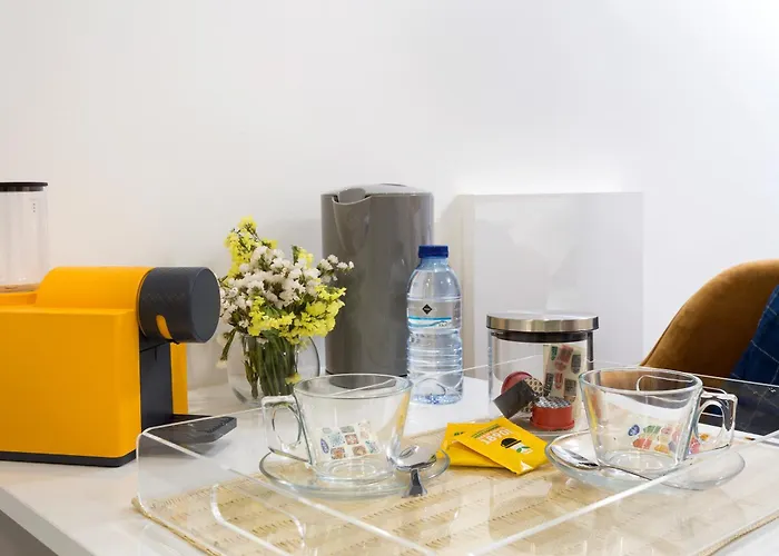 Airport - Std 2 - Ar Condicionado - Cave 20m2 215ft2 - Full Equipped - Ring Bell E Appartement Lissabon