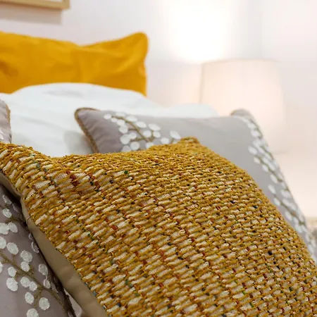 Airport - Std 2 - Ar Condicionado - Cave 20m2 215ft2 - Full Equipped - Ring Bell E リスボン