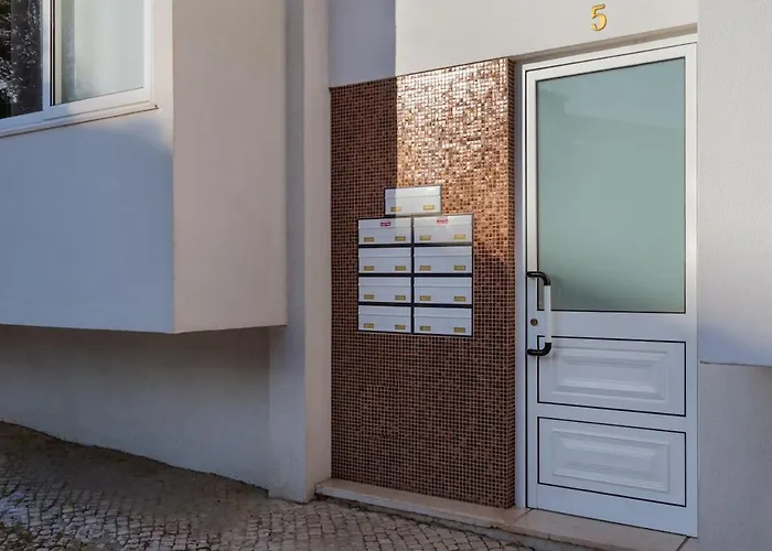 Airport - Std 2 - Ar Condicionado - Cave 20m2 215ft2 - Full Equipped - Ring Bell E Apartmán *