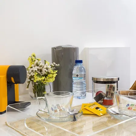 Airport - Std 2 - Ar Condicionado - Cave 20m2 215ft2 - Full Equipped - Ring Bell E Apartament Lizbona
